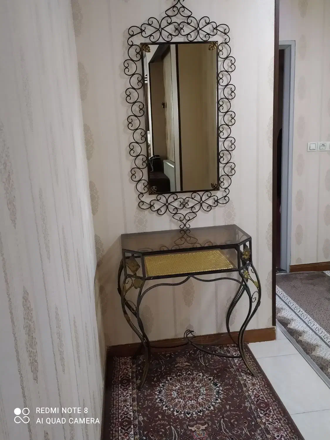 آینه و میز|آینه|شهرکرد, |دیوار