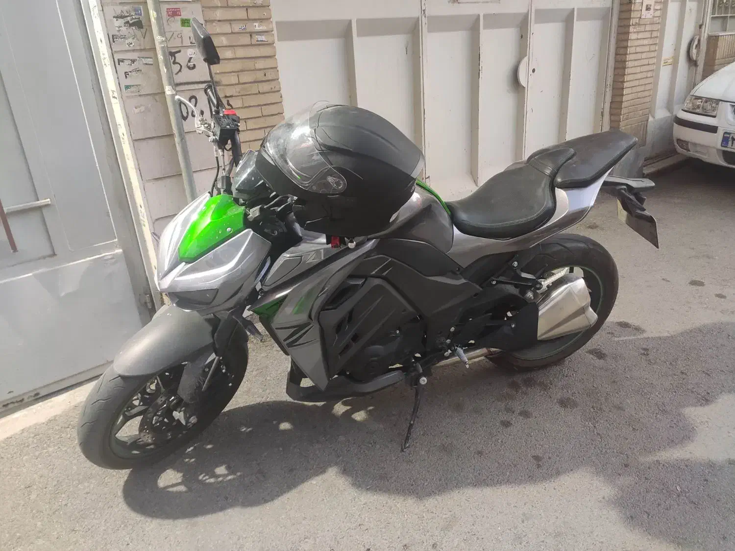 بلنتا z1  z1000|موتورسیکلت|اصفهان, مهدی آباد|دیوار