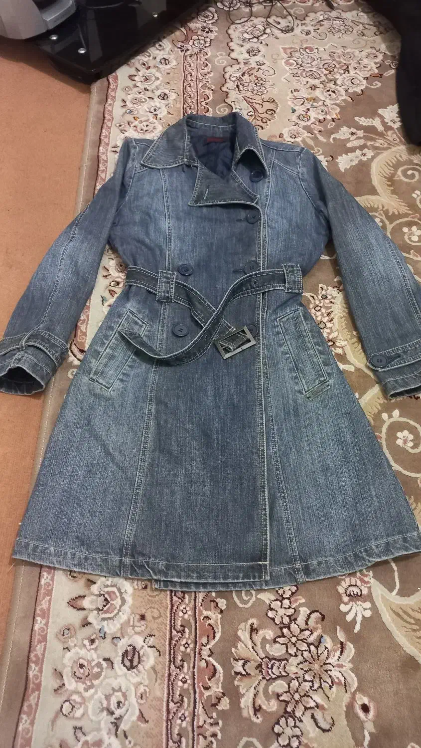 مانتولی خارجی|لباس|گلبهار, شهر جدید گلبهار|دیوار