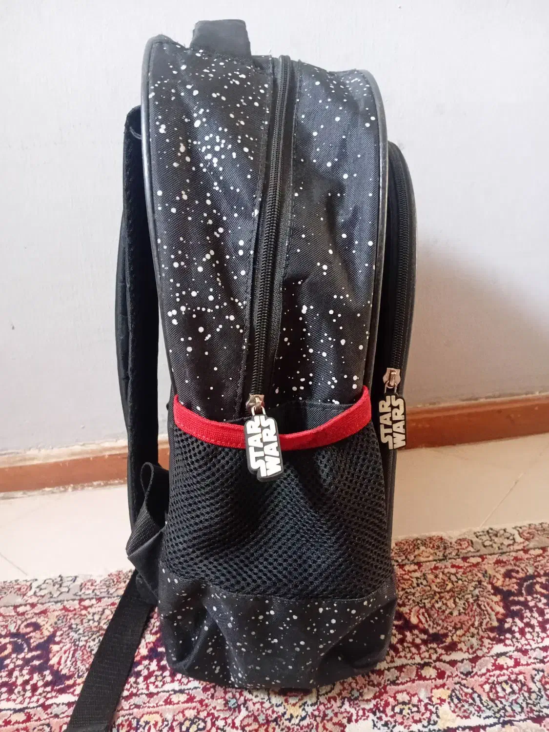 کیف مدرسه نو|کیف، کفش، کمربند|کیش, |دیوار