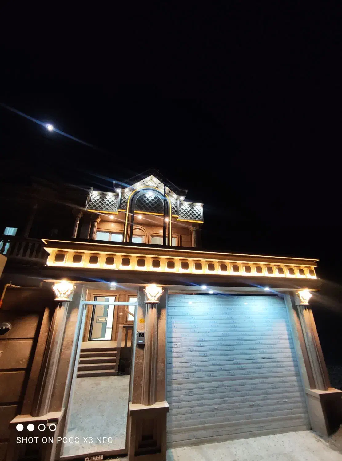 ویلایی سنددار کلید اول 230 متر بنا موقعیت معلم|فروش خانه و ویلا|آزادشهر, |دیوار