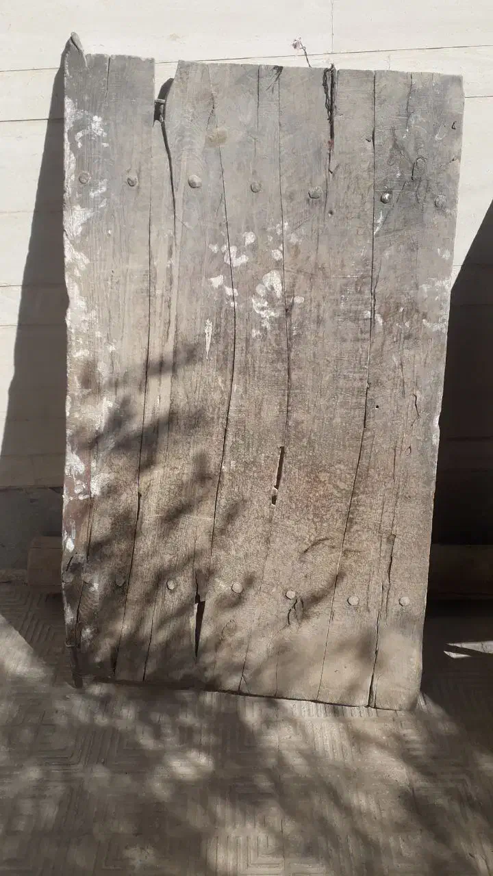 درب های قدیمی|کلکسیون اشیاء عتیقه|یزد, |دیوار