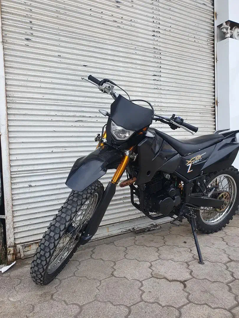 موتور|موتورسیکلت|پرهسر, |دیوار