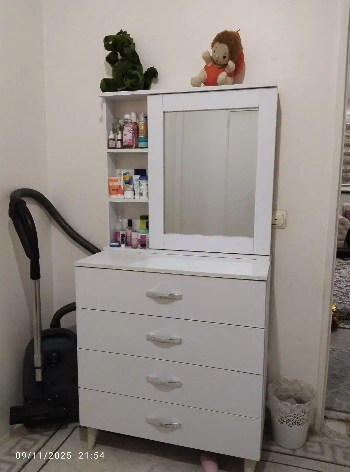 به دلیل نیاز مال میفروشم در حد نو هستن|مبلمان خانگی و میز عسلی|پاکدشت, پاکدشت (مامازند)|دیوار