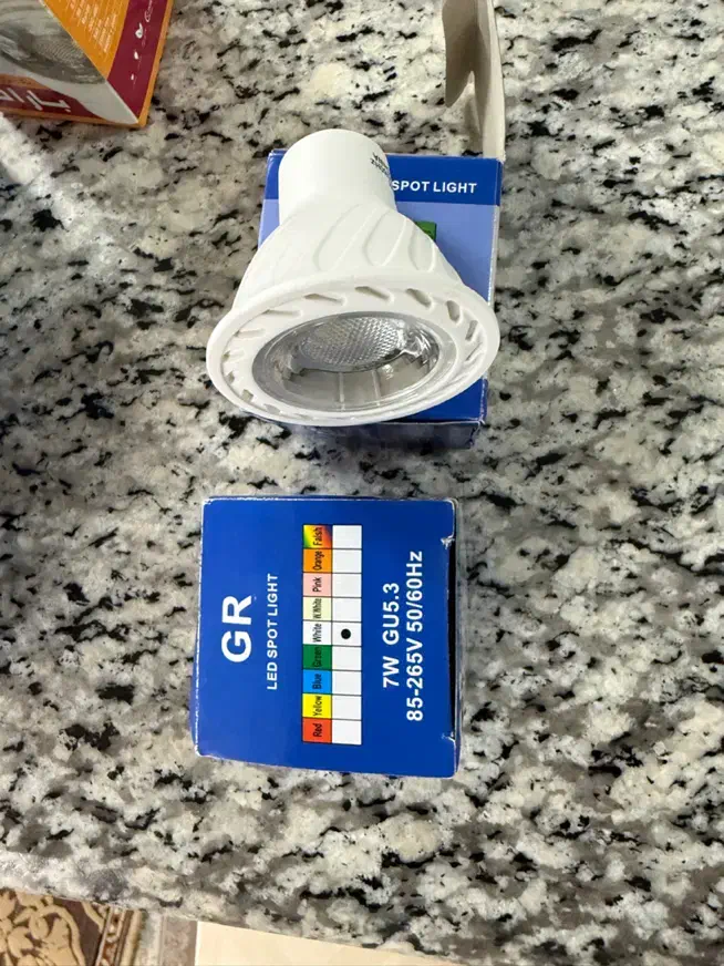 لامپ|لامپ و چراغ|اسلام‌شهر, زرافشان|دیوار