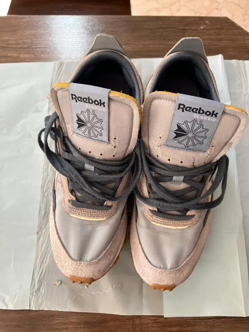 ریباک اورجینال سایز ۴۱ مدل classic leather|کیف، کفش، کمربند|تهران, جنتآباد مرکزی|دیوار