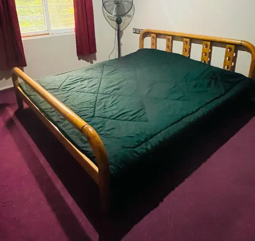 سه تا فرش،مبل و سه تخت چوبی همه فقط ۱۲ میلیون|حراج|نوشهر, |دیوار