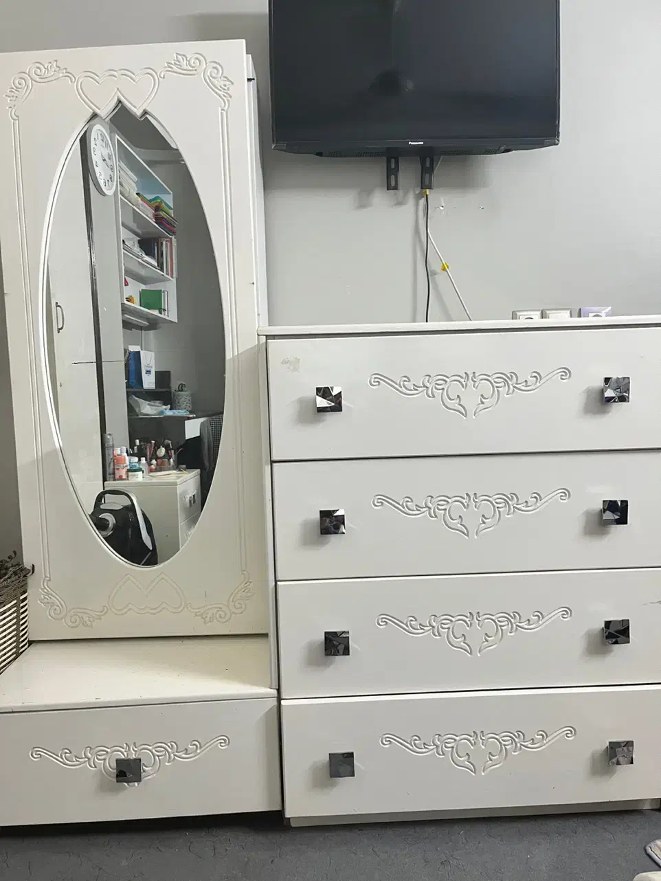 تخت خواب دونفره ۱۸۰به همراه دراور واینه وبغل تختی|تخت و سرویس خواب|بابل, |دیوار