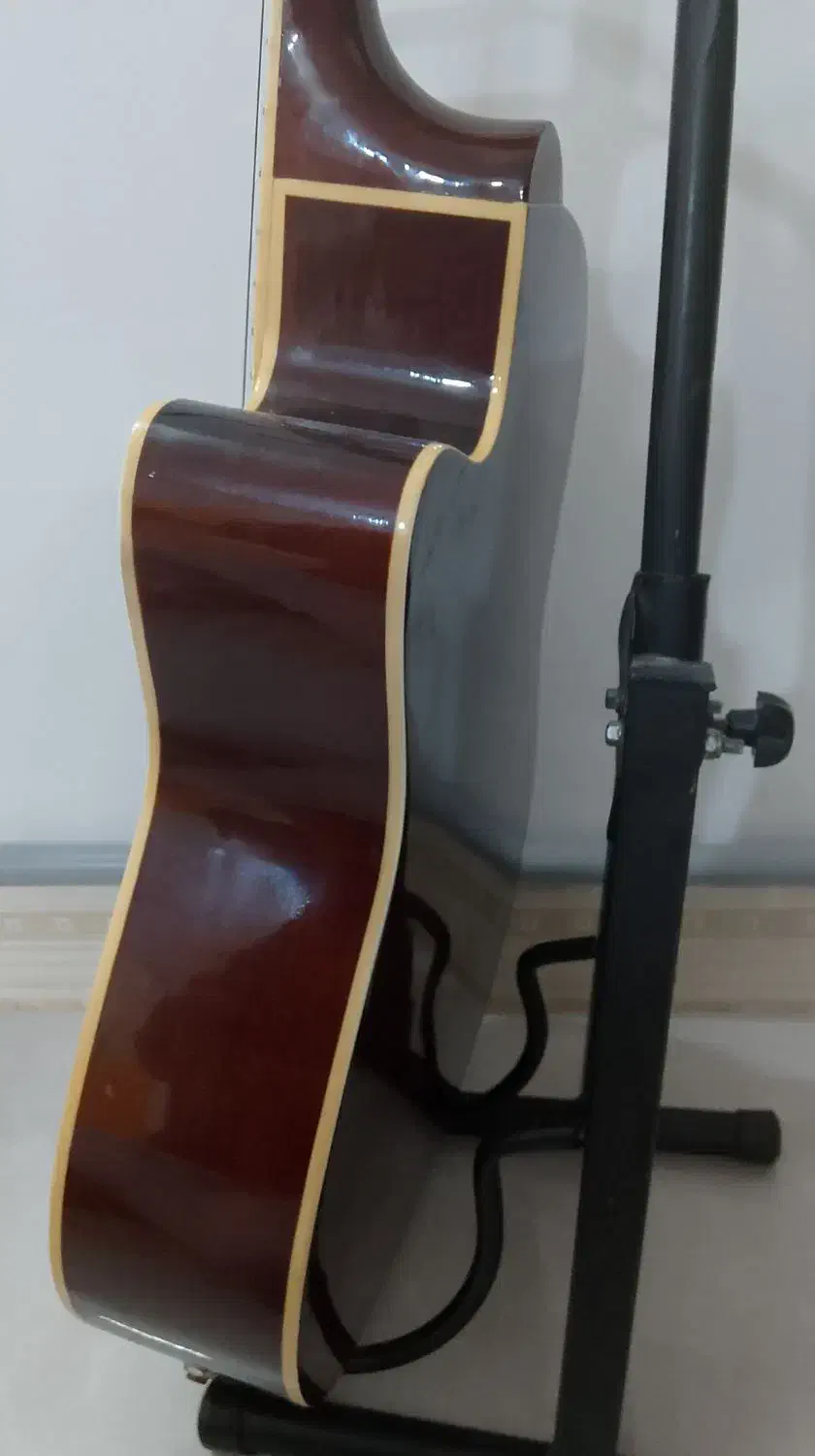 گیتار آلفردو خوش صدا مناسب ملودی|گیتار، بیس، امپلیفایر|جوادآباد, |دیوار