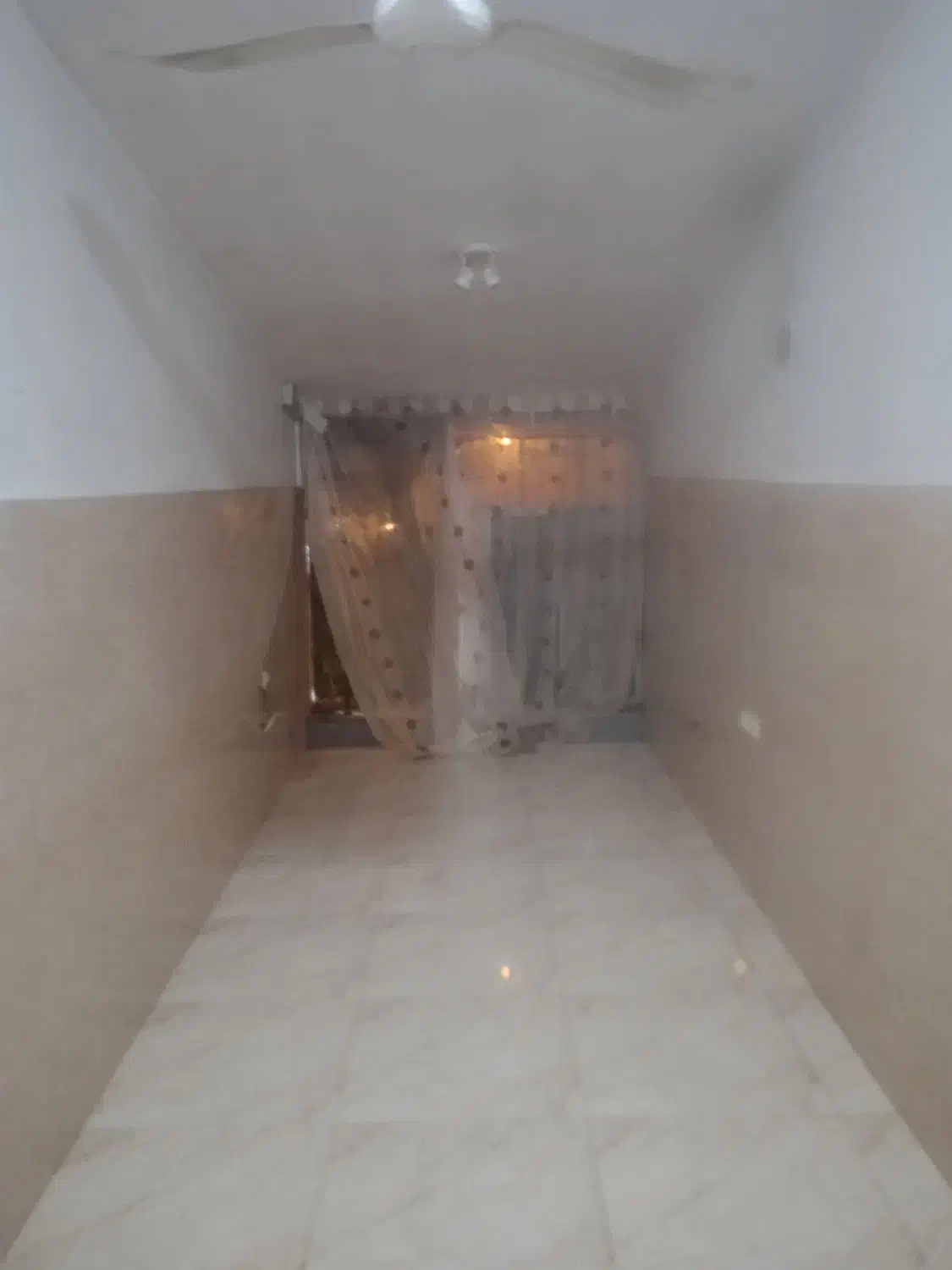 مغازه|اجارهٔ مغازه و غرفه|رشت, حومه رشت|دیوار