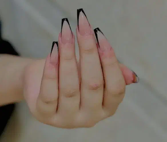 کاشت ناخن حرفه ای|خدمات آرایشگری و زیبایی|قم, ولیعصر|دیوار