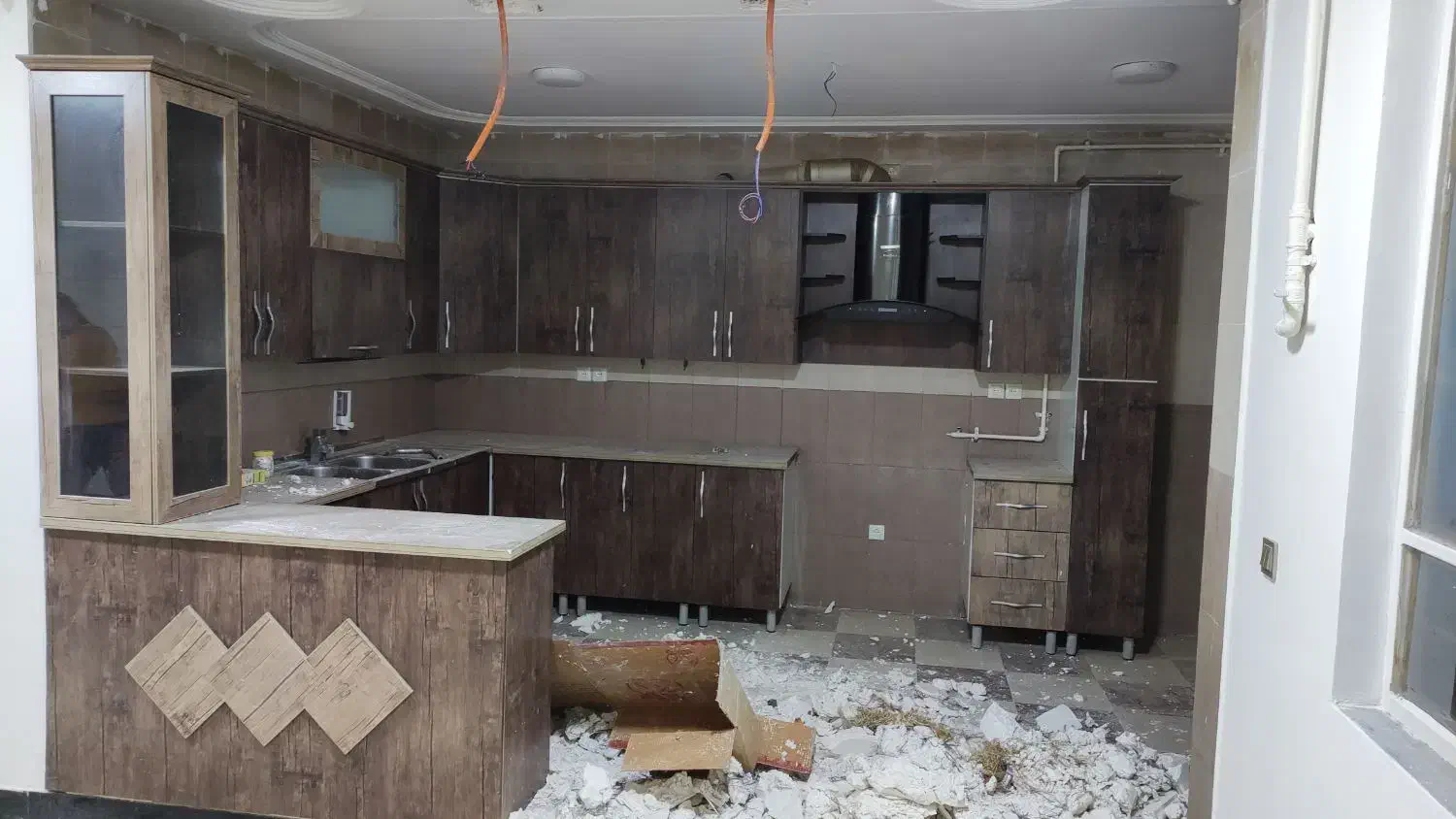 کابینت در حد نو|مصالح و تجهیزات ساختمان|دزفول, |دیوار