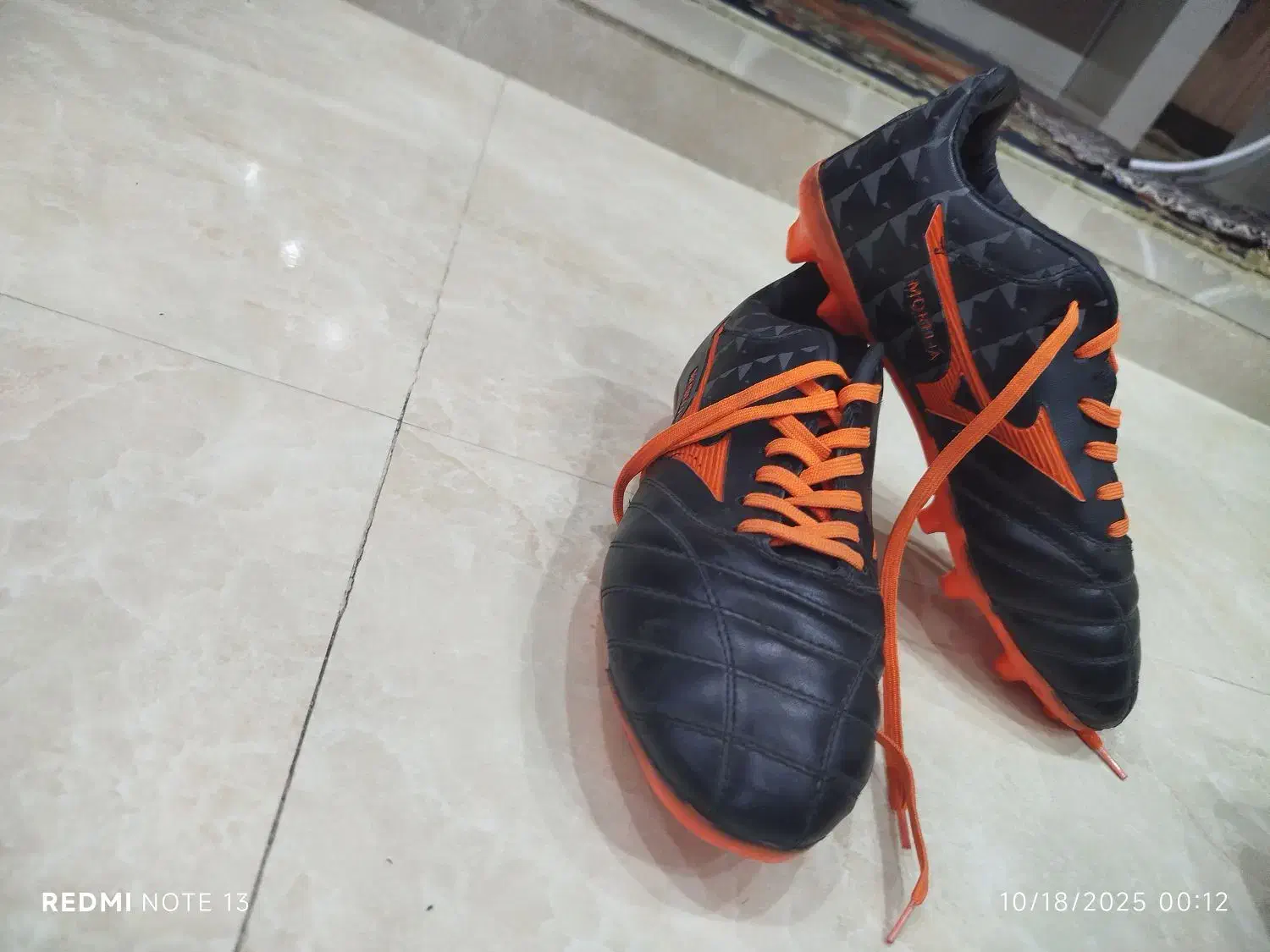 کفش استوک سیاه نارنجی|کیف، کفش، کمربند|ساری, |دیوار