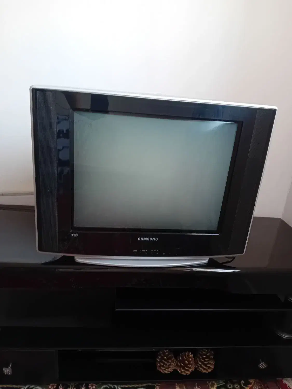 میز تلویزیون و تلویزیون|تلویزیون و پروژکتور|گرگان, |دیوار