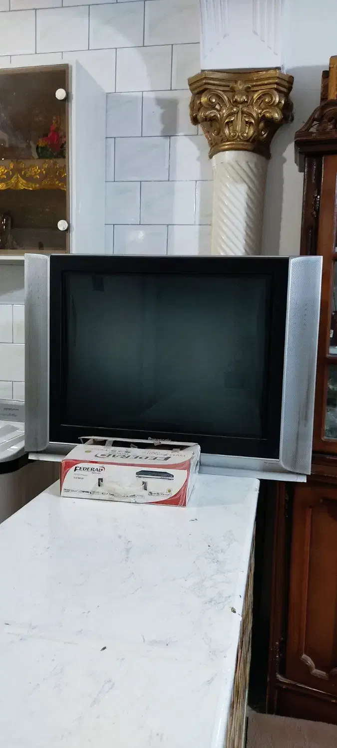 تلویزیون پاناسونیک به همراه دستگاه دیجیتال|تلویزیون و پروژکتور|نجف‌آباد, ویلاشهر|دیوار