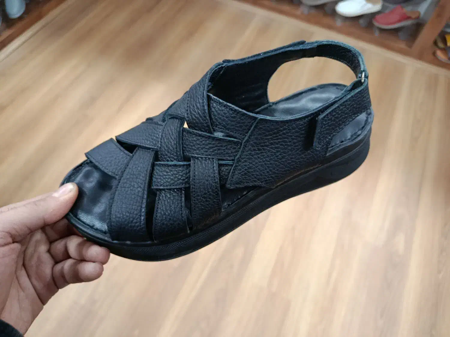 استخدام کارگر آشنا به خط تولید کفش|استخدام صنعتی، فنی، مهندسی|باسمنج, |دیوار