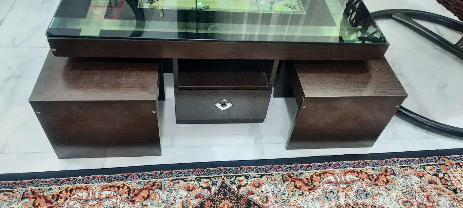 میز عسلی.کاملا سالم.|مبلمان خانگی و میز عسلی|بندر گناوه, |دیوار