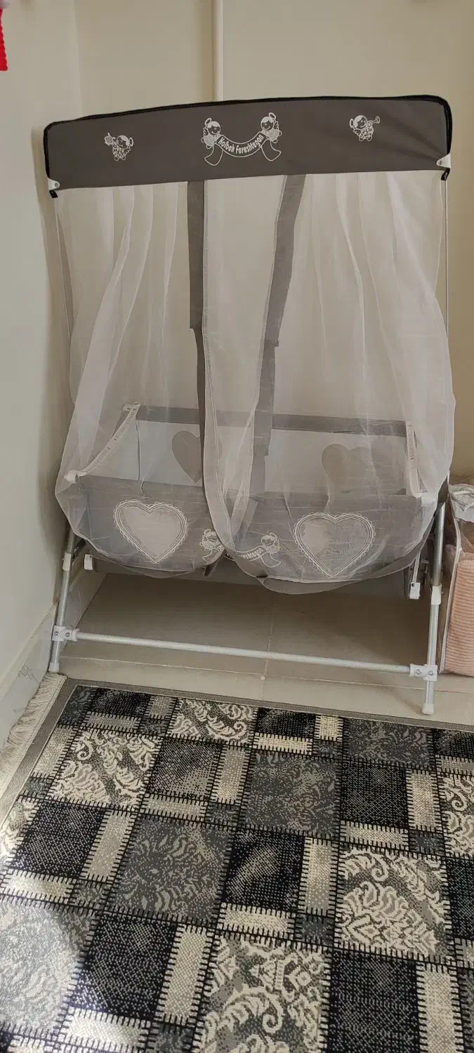 تخت و گهواره|اسباب و اثاث بچه|نجف‌آباد, فاز ۳ شهرک آزادگان|دیوار