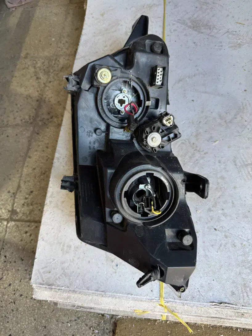 چراغ جلو دنا پلاس|قطعات یدکی و لوازم جانبی|پردیس, شهرک صنعتی خرمدشت فاز ۷|دیوار