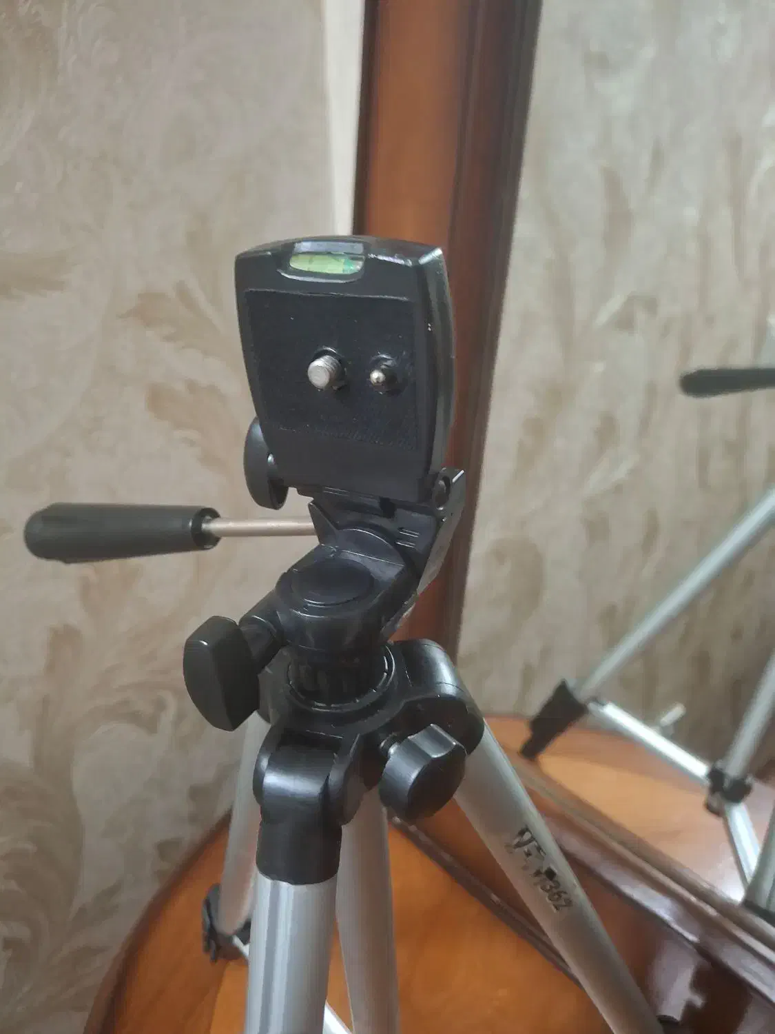 1 عدد پایه دوربین مخصوص عکاسی های حرفه ایی و تخصصی|دوربین عکاسی و فیلم‌برداری|مشهد, شهید فرامرز عباسی|دیوار