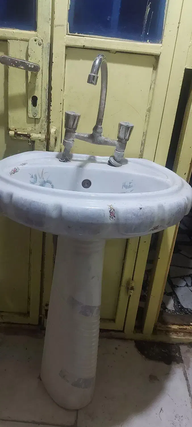 روشویی باشیر|لوازم سرویس بهداشتی|دهدشت, |دیوار