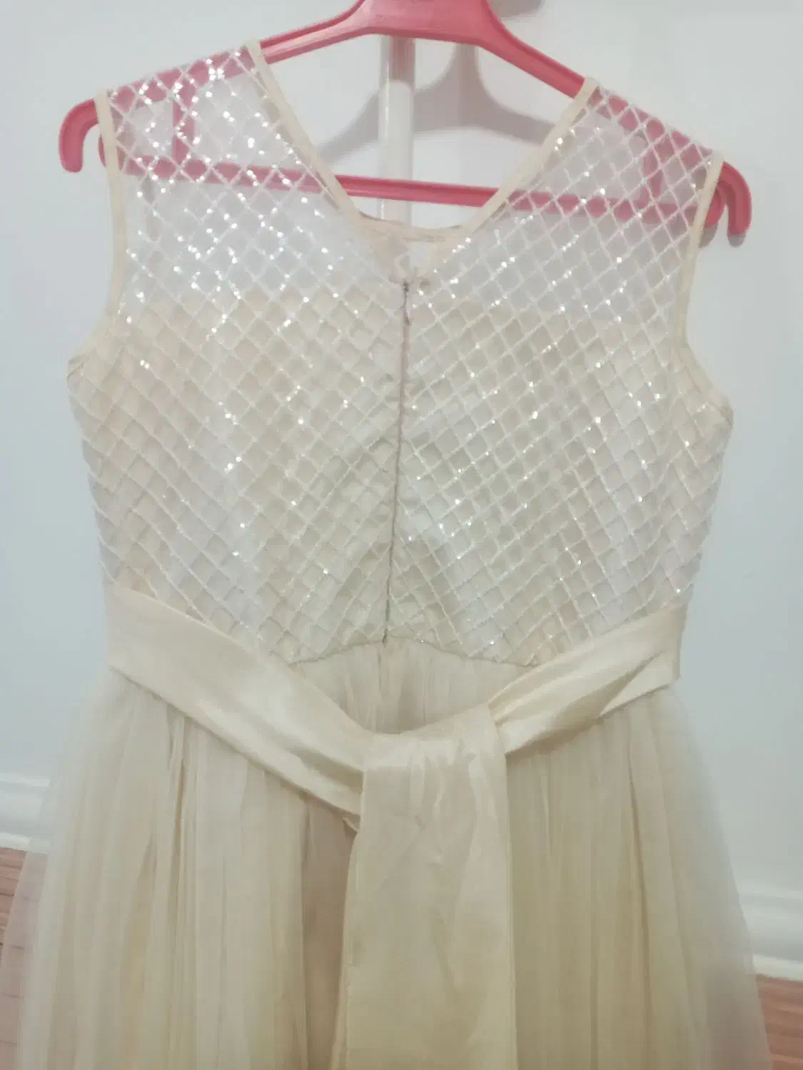 لباس مجلسی|لباس|مسجد سلیمان, |دیوار