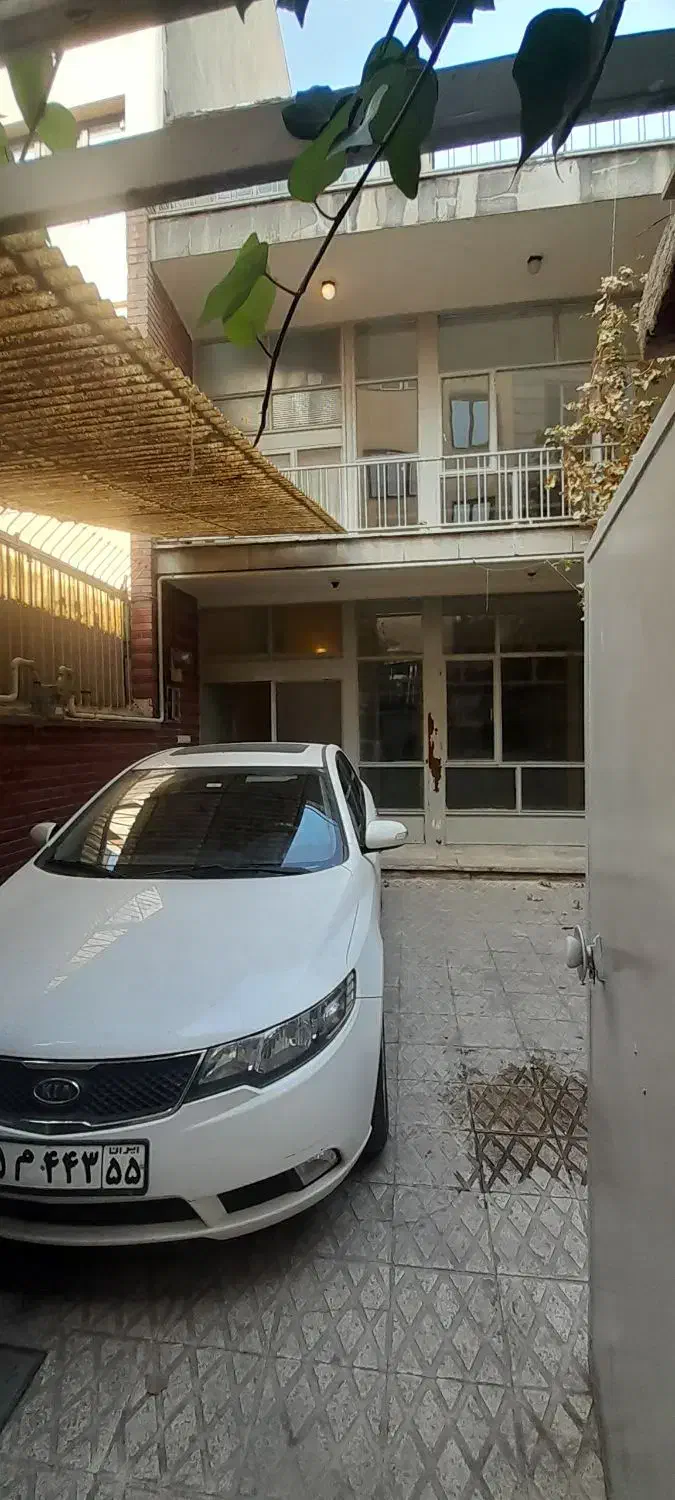 ۱۲۰زمین دردوطبقه بنا۱۴۰متر،دوخوابه،هرطبقه مجزا،طوس