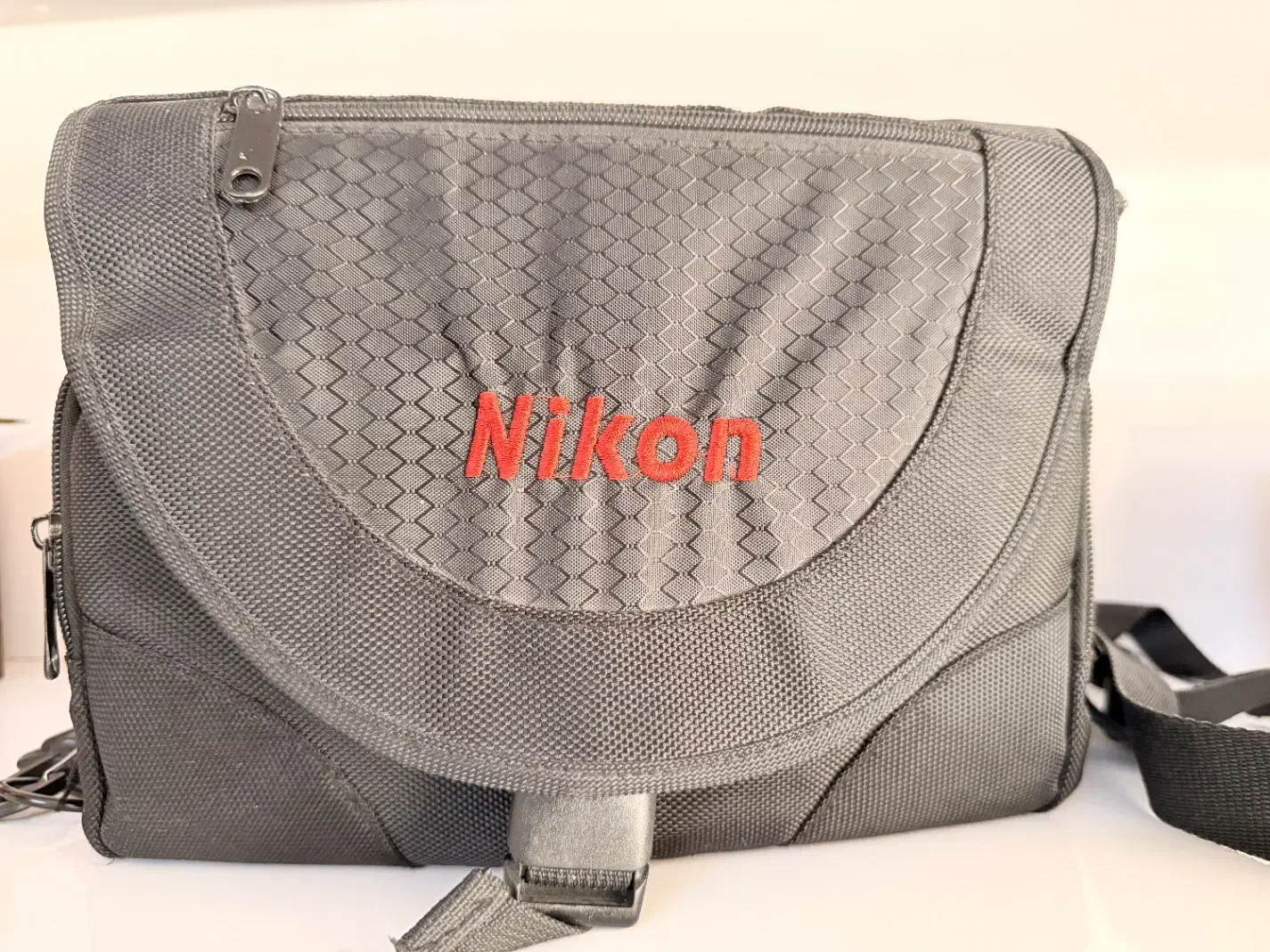 کیف دوربین +متعلقات|دوربین عکاسی و فیلم‌برداری|شاهین‌شهر, خانه کارگر|دیوار