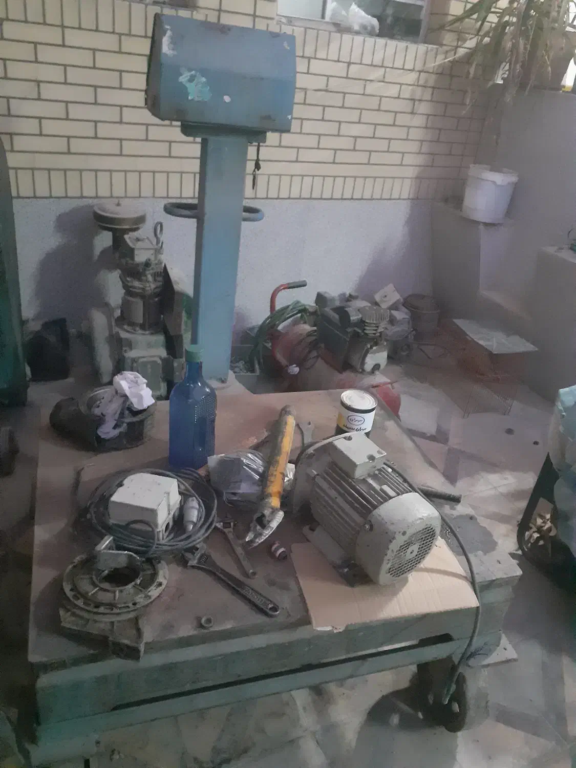 باسکول یک تنی|ماشین‌آلات صنعتی|جهرم, |دیوار