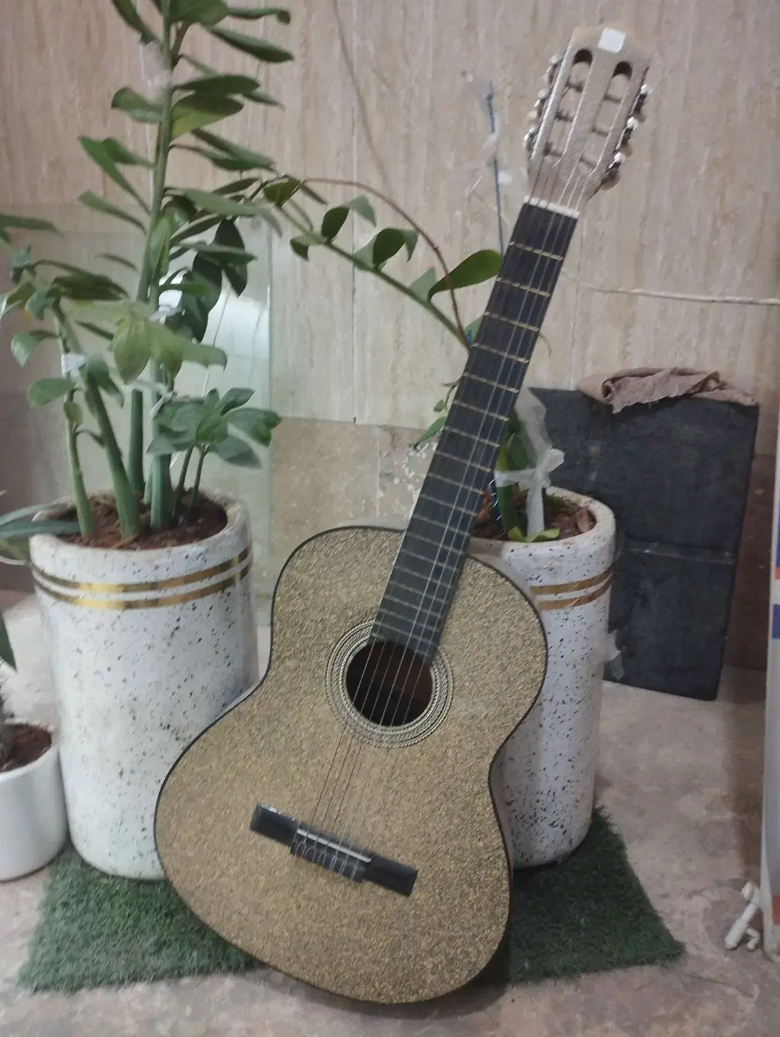 گیتار|گیتار، بیس، امپلیفایر|پاکدشت, پاکدشت (مامازند)|دیوار