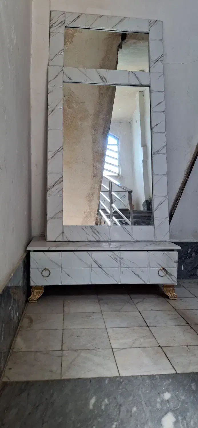 کنسول و اینه نو|آرایشگاه و سالنهای زیبایی|شیراز, پودنک|دیوار