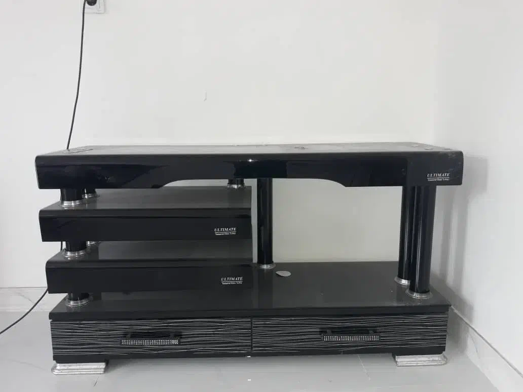 میز تلوزیون شیشه خم خارجی|میز تلویزیون|لاهیجان, گلستان|دیوار