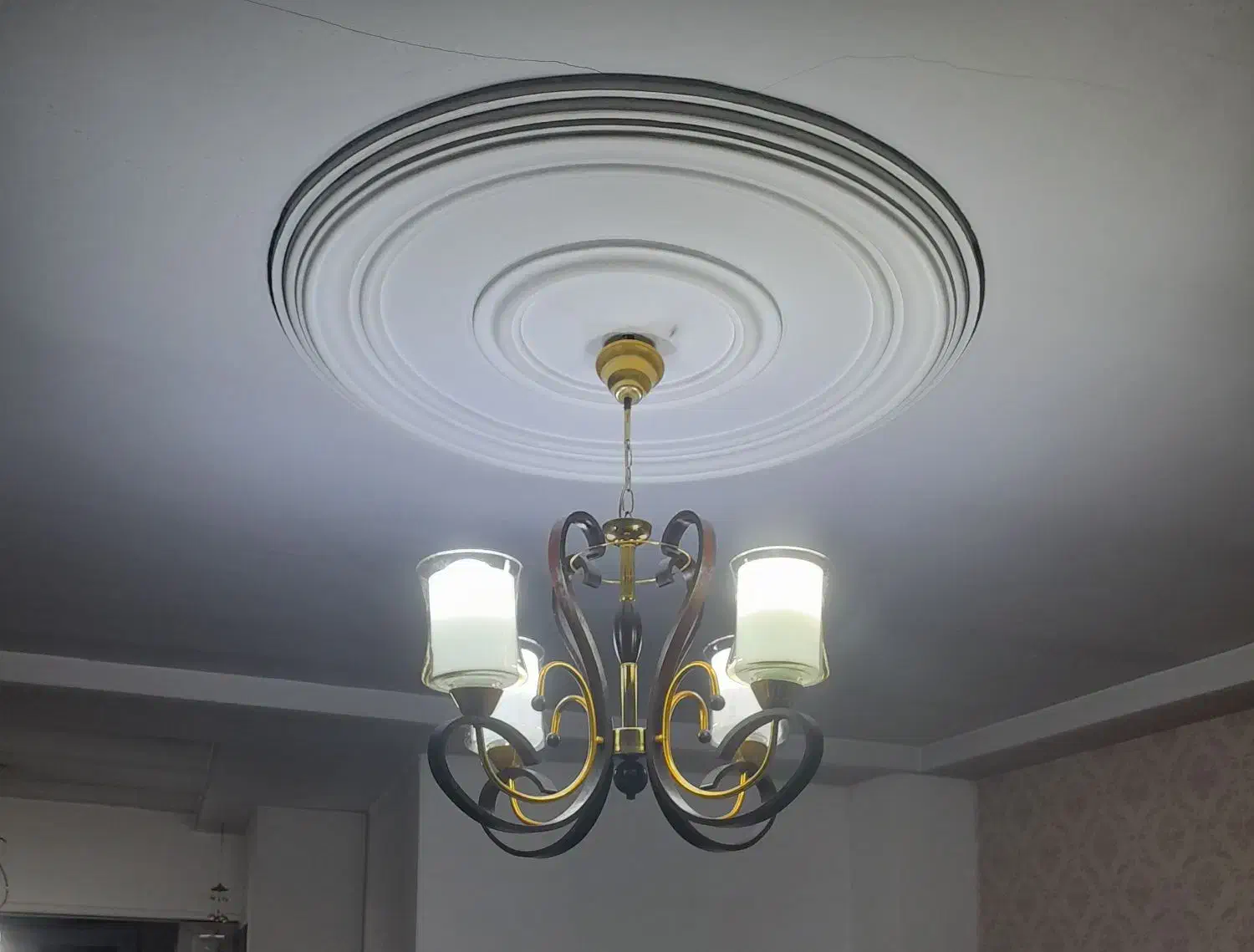 لوستر چهار حباب سالم|لوستر و چراغ آویز|قدس, شهرقدس|دیوار