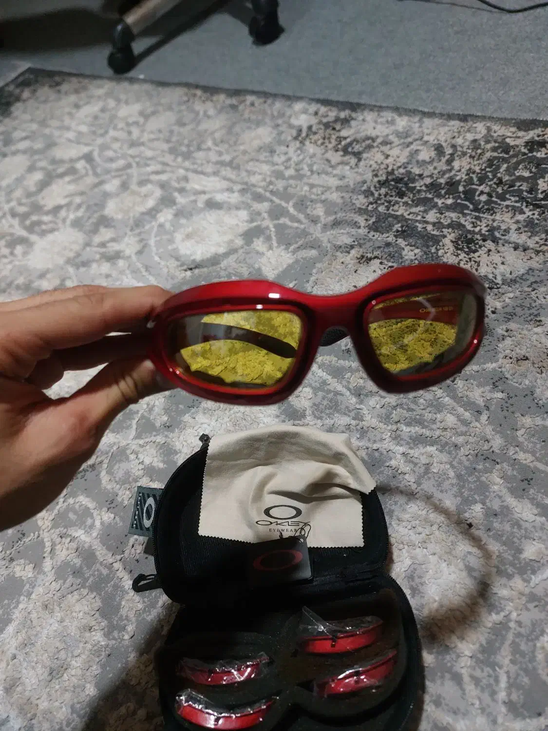 عینک ورزشی اوکلی امریکا اصلی|تجهیزات ورزشی|رشت, گلباغ نماز|دیوار