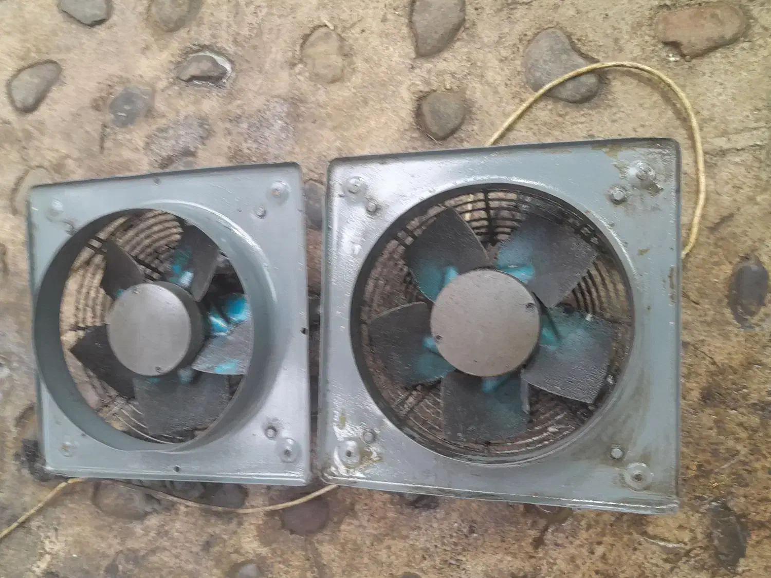 سلام‌ دو‌ عدد‌‌فن‌ صنعتی‌ سی‌ سانت‌ بفروش‌ میرسد..|کافی‌شاپ و رستوران|رشت, کوی مهر|دیوار