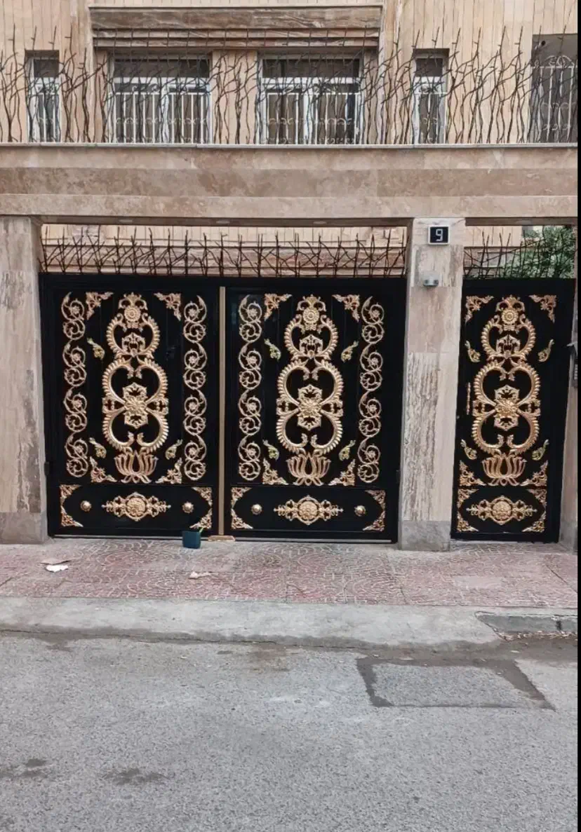 نقاشی ساختمان و رنگ درب پنجره در حیاط|خدمات پیشه و مهارت|کرمانشاه, |دیوار