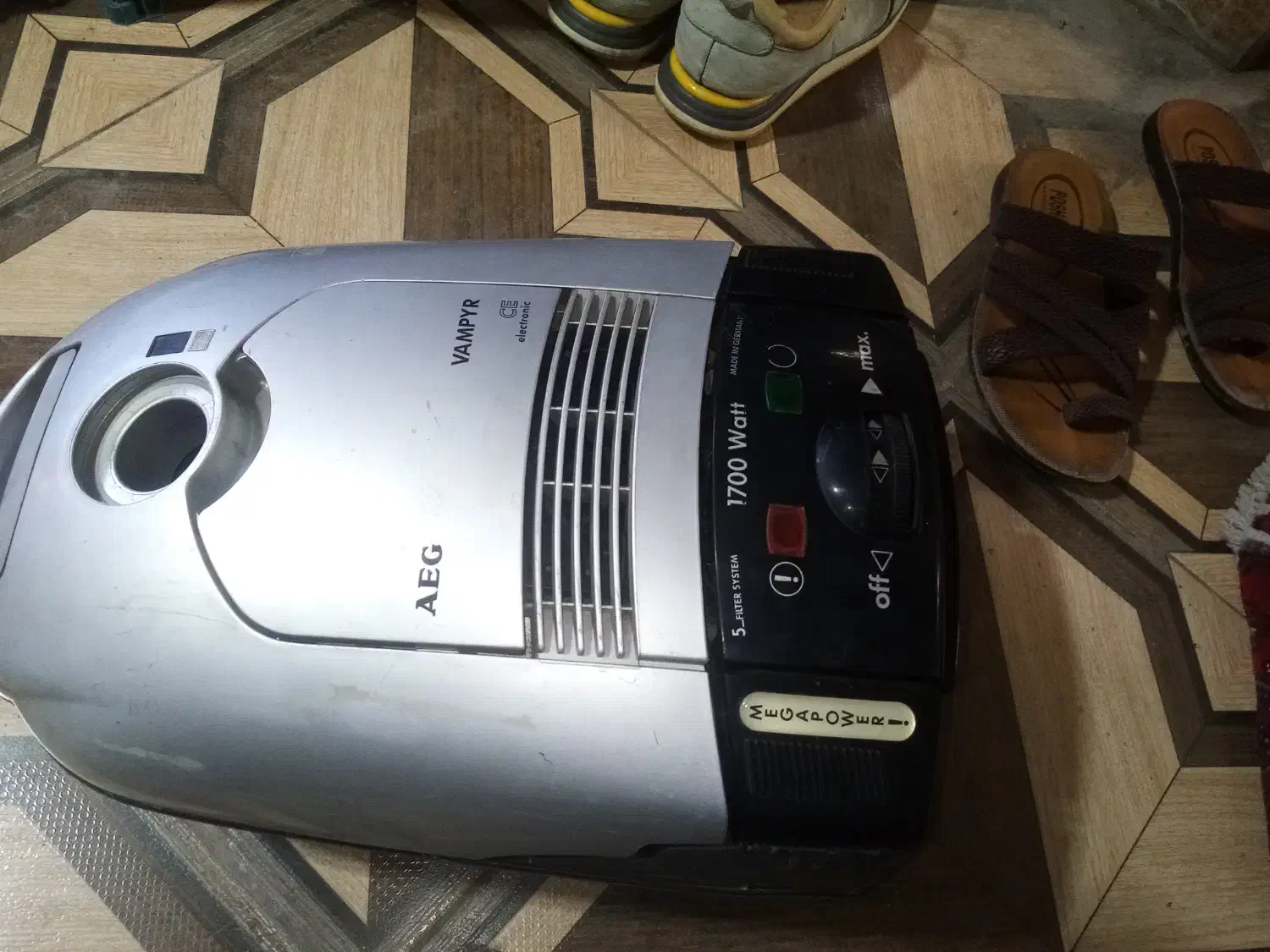 جاروبرقی|جاروبرقی، جارو شارژی، بخارشو|قروه, |دیوار