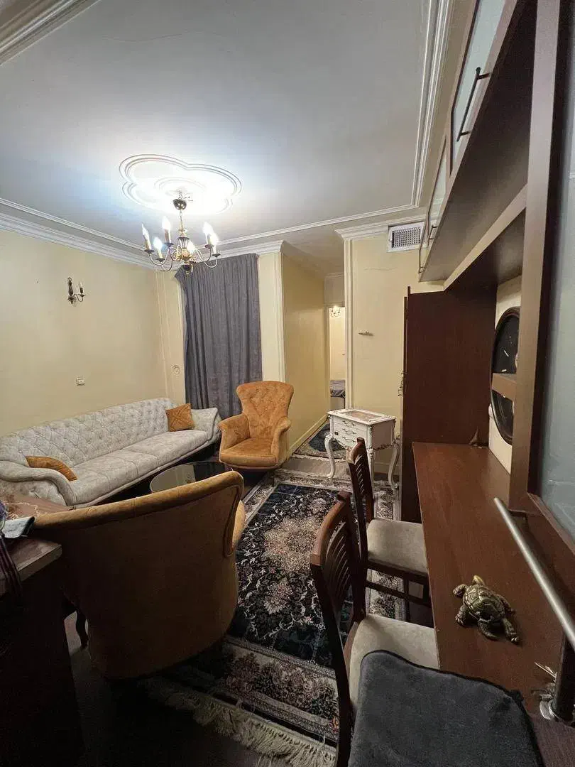 ۴۰ متر پیروزی شکوفه کیامنش با پارکینگ