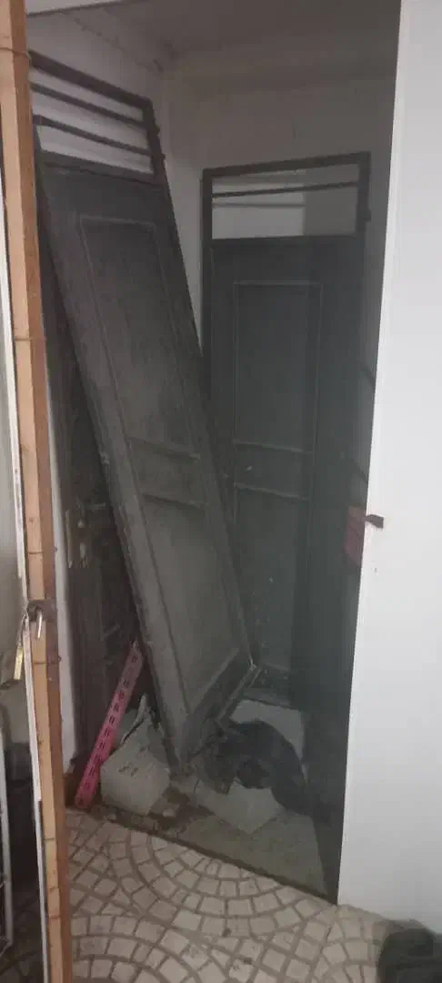 درب آهنی سه لا ماشین رو در حد صفر بدون پوسیدگی|مصالح و تجهیزات ساختمان|آستارا, |دیوار