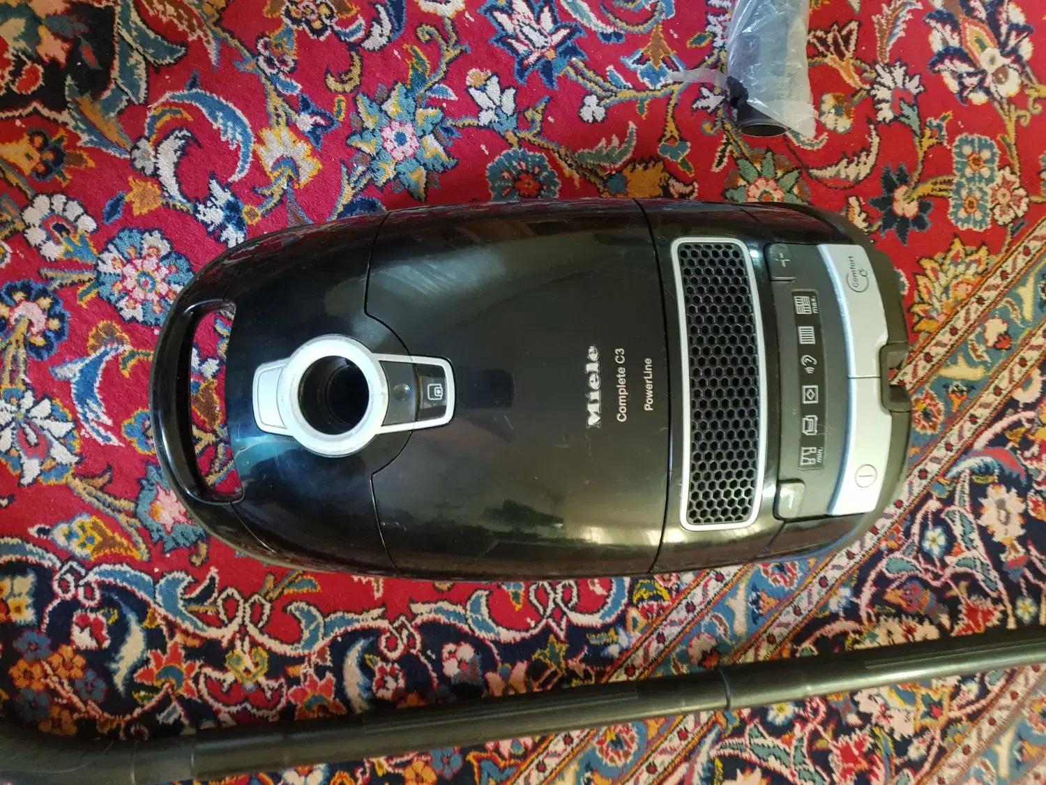 یک عددجاروبرغی برندمیلو آلمان کارکرده|جاروبرقی، جارو شارژی، بخارشو|اصفهان, سپاهان‌شهر|دیوار