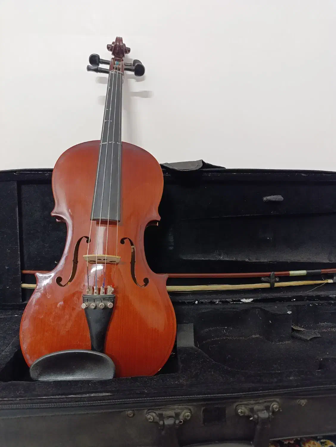 ویالن|ویولن|اصفهان, خیادان|دیوار