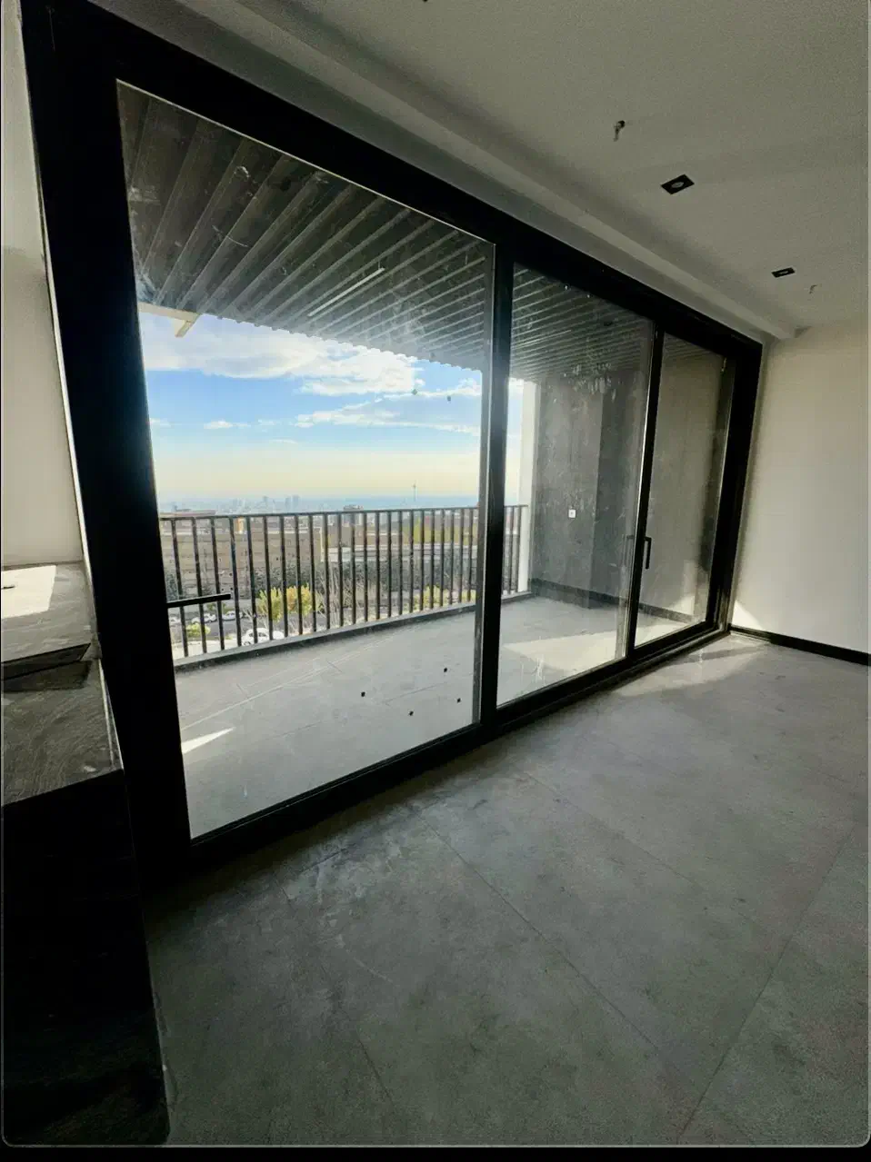 ۲۵۰ متر جردن کلید نخورده / غرق نور / مدرن