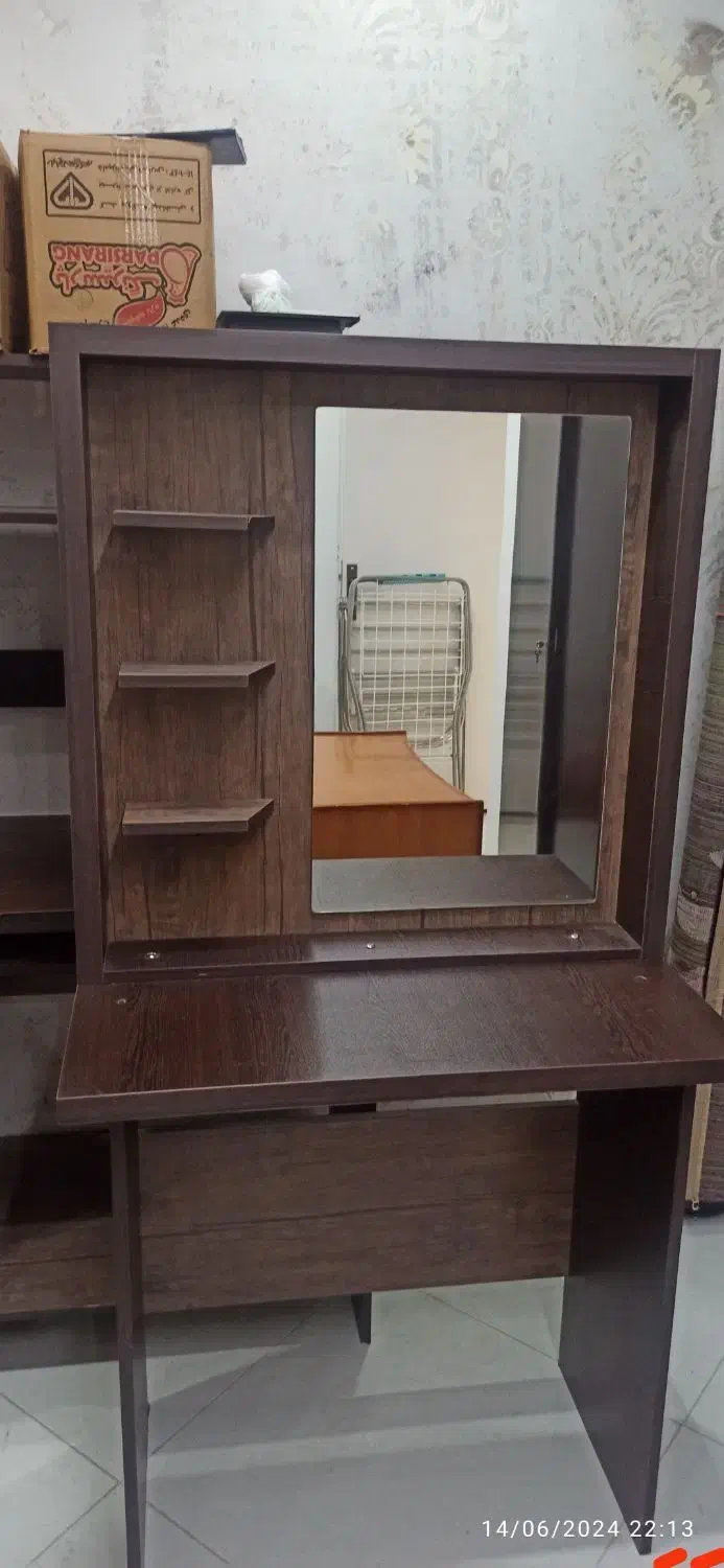 میز آرایشی|تخت و سرویس خواب|شیراز, آزادی|دیوار