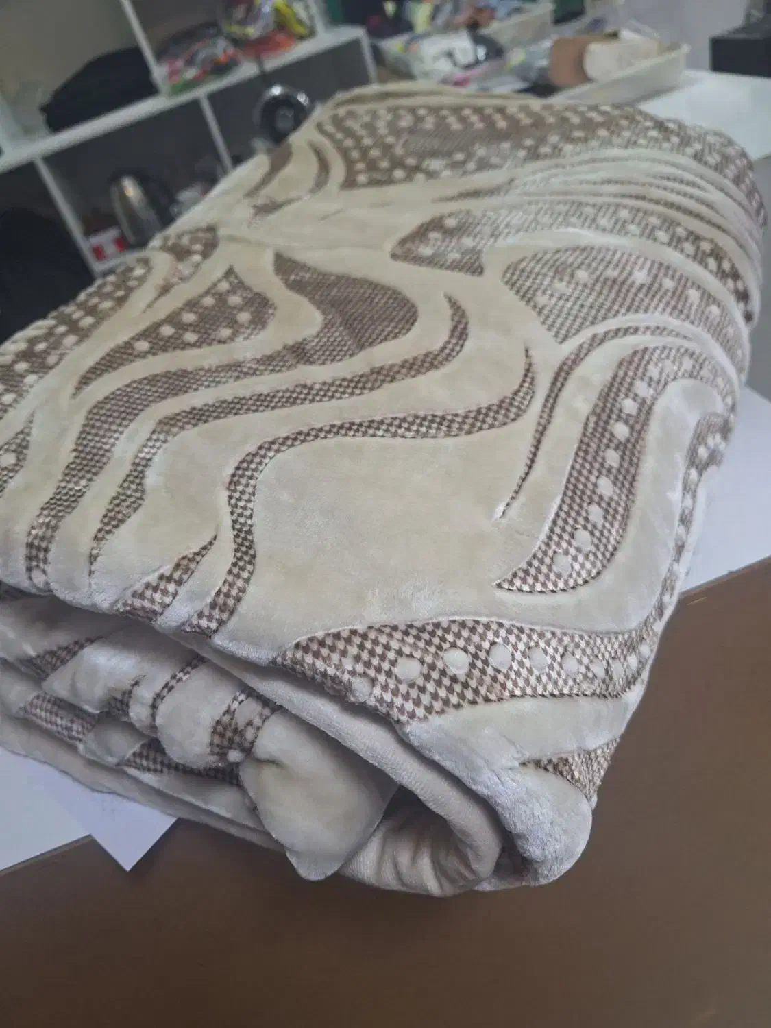 پتو خارجی|رختخواب، بالش، پتو|اقبالیه, |دیوار