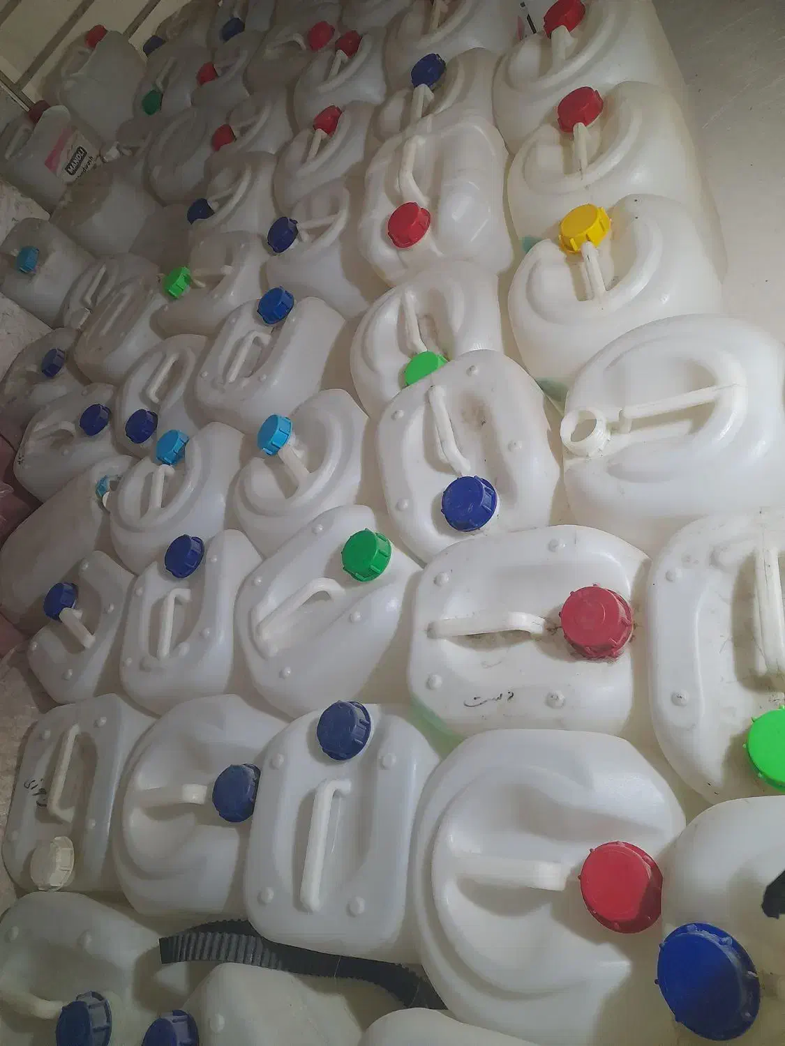 گالن ۲۰لیتری|ظروف نگهدارنده، پلاستیکی، یکبارمصرف|کازرون, |دیوار