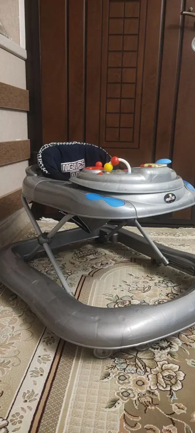 روروک|کالسکه و لوازم جانبی|کنگاور, |دیوار