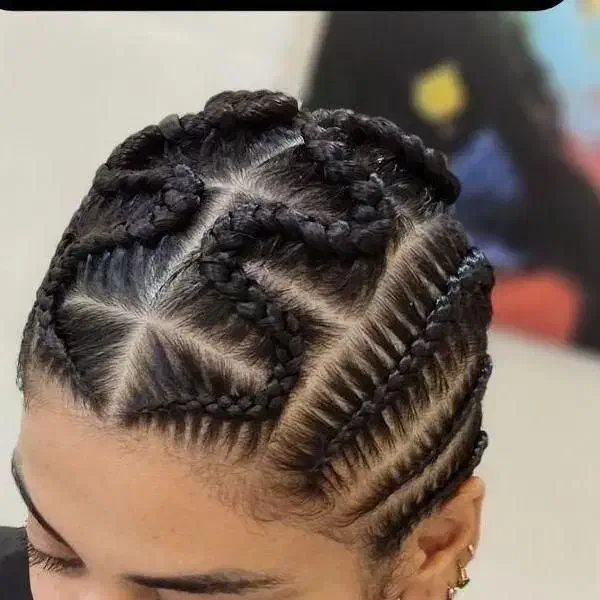 آموزش بافت مو و خدمات بافت با بهترین کیفیت و قیمت|خدمات آرایشگری و زیبایی|فولادشهر, B2|دیوار