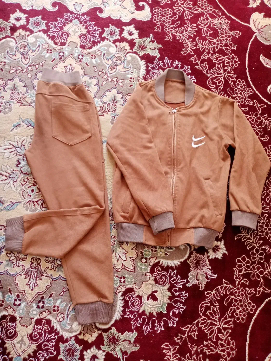 لباس بچگانه|کفش و لباس بچه|فردوس (خراسان), |دیوار