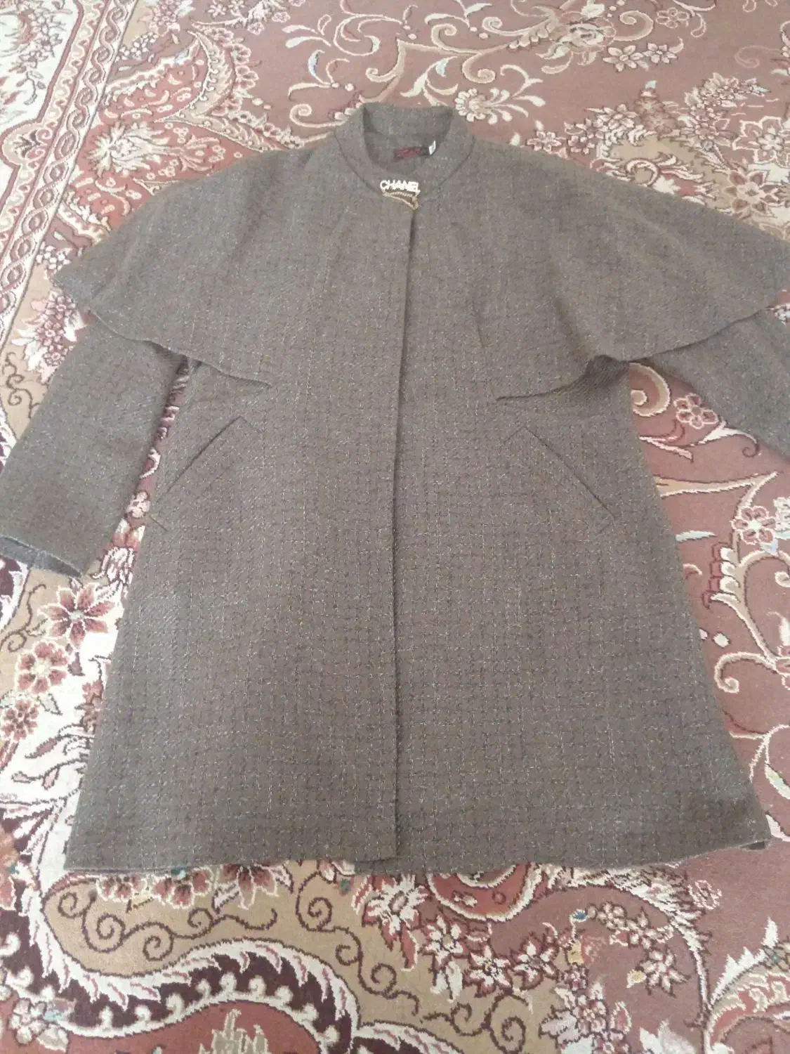 پالتوی پاییزی در حدنو|لباس|سبزوار, باهنر|دیوار