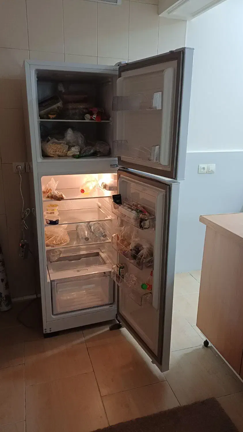 یخچال فریزر|یخچال و فریزر|اصفهان, ملک‌شهر|دیوار